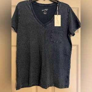 Universal Thread Monterey V-Neck Navy Blue Tee Shirt with Front Pocket/Medium